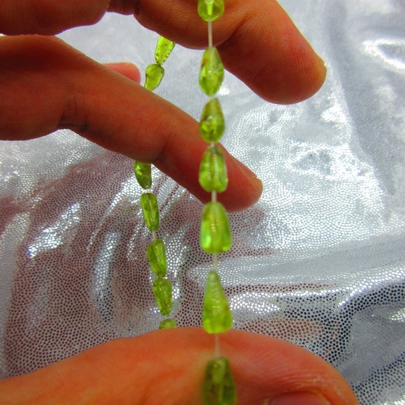 Peridot Teardrop Shape 7" Stretchy Gemstone Bracelet - Picture 3 of 3